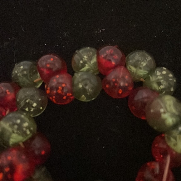 6” red green beaded stackable stretch bracelet with 32 beads - Picture 5 of 8